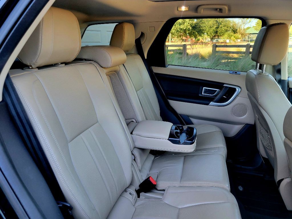 2017 Land Rover Discovery Sport Image 15