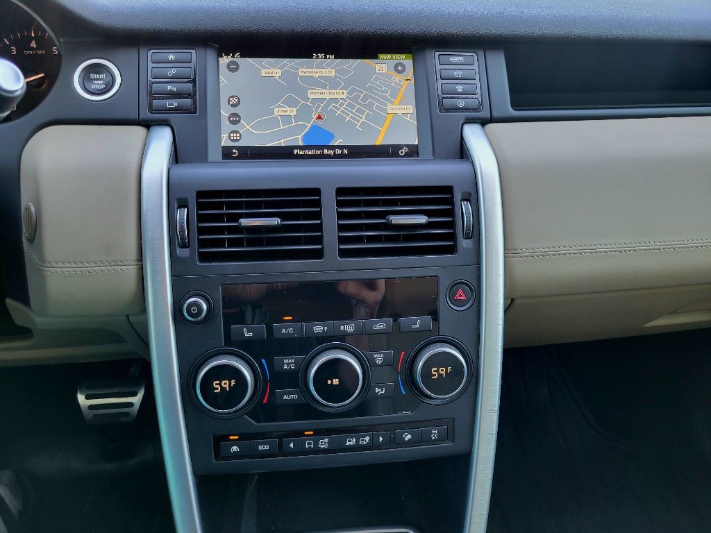 2017 Land Rover Discovery Sport Image 23