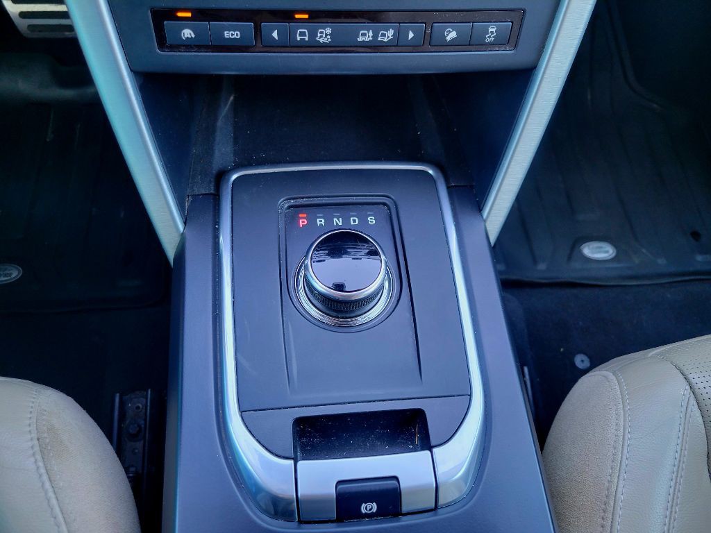 2017 Land Rover Discovery Sport Image 24