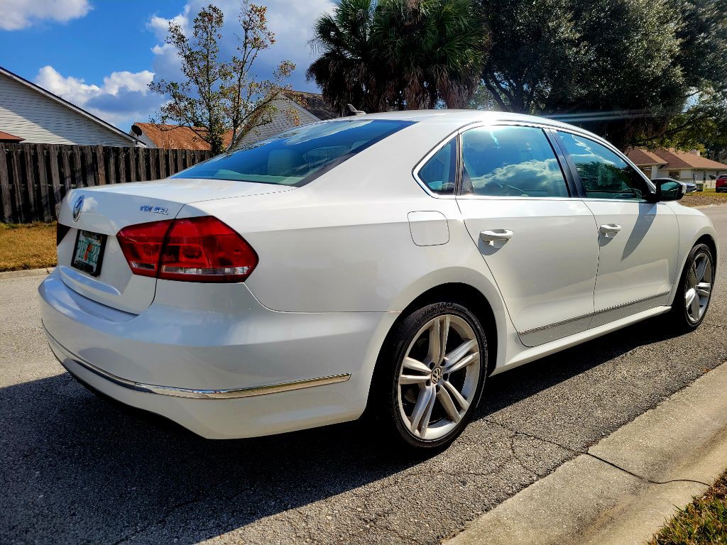 2013 Volkswagen Passat Image 3