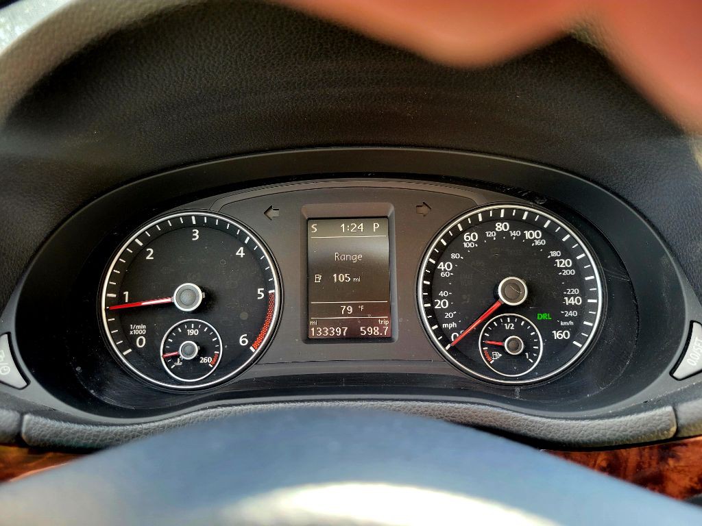 2013 Volkswagen Passat Image 13