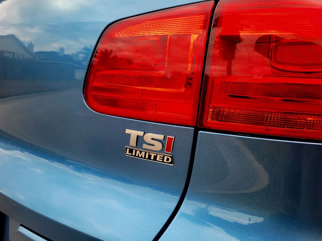 2017 Volkswagen Tiguan Image 2