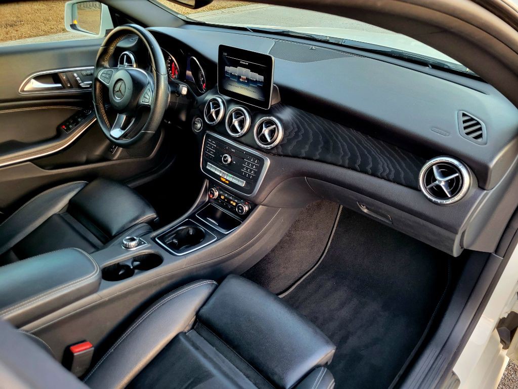 2018 Mercedes-Benz CLA-Class Image 18