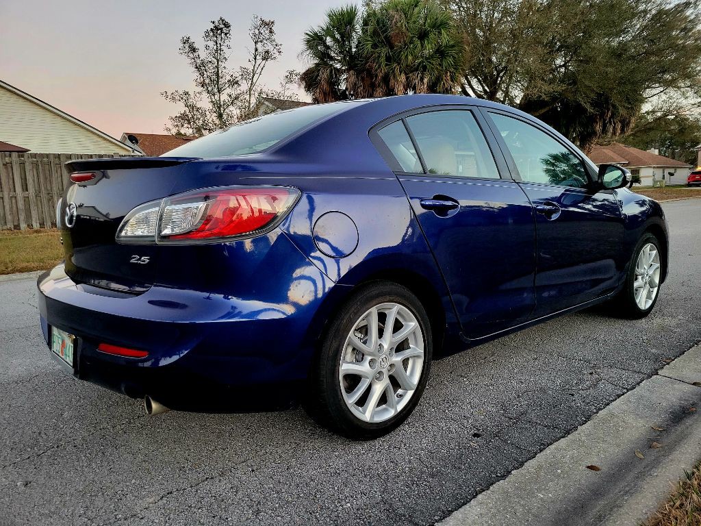 2012 Mazda Mazda3 Image 2