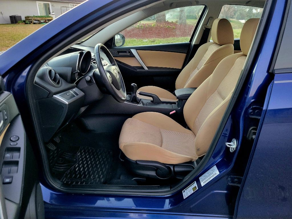 2012 Mazda Mazda3 Image 8