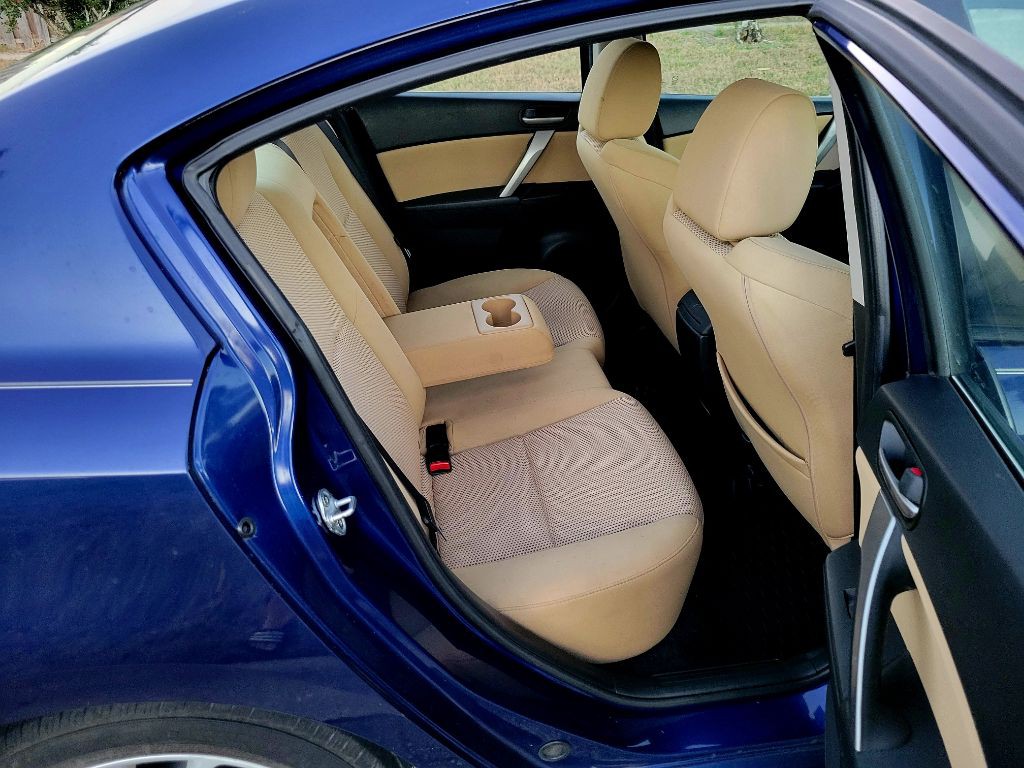 2012 Mazda Mazda3 Image 12