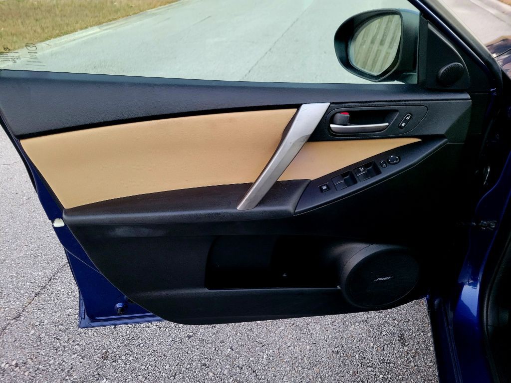 2012 Mazda Mazda3 Image 18