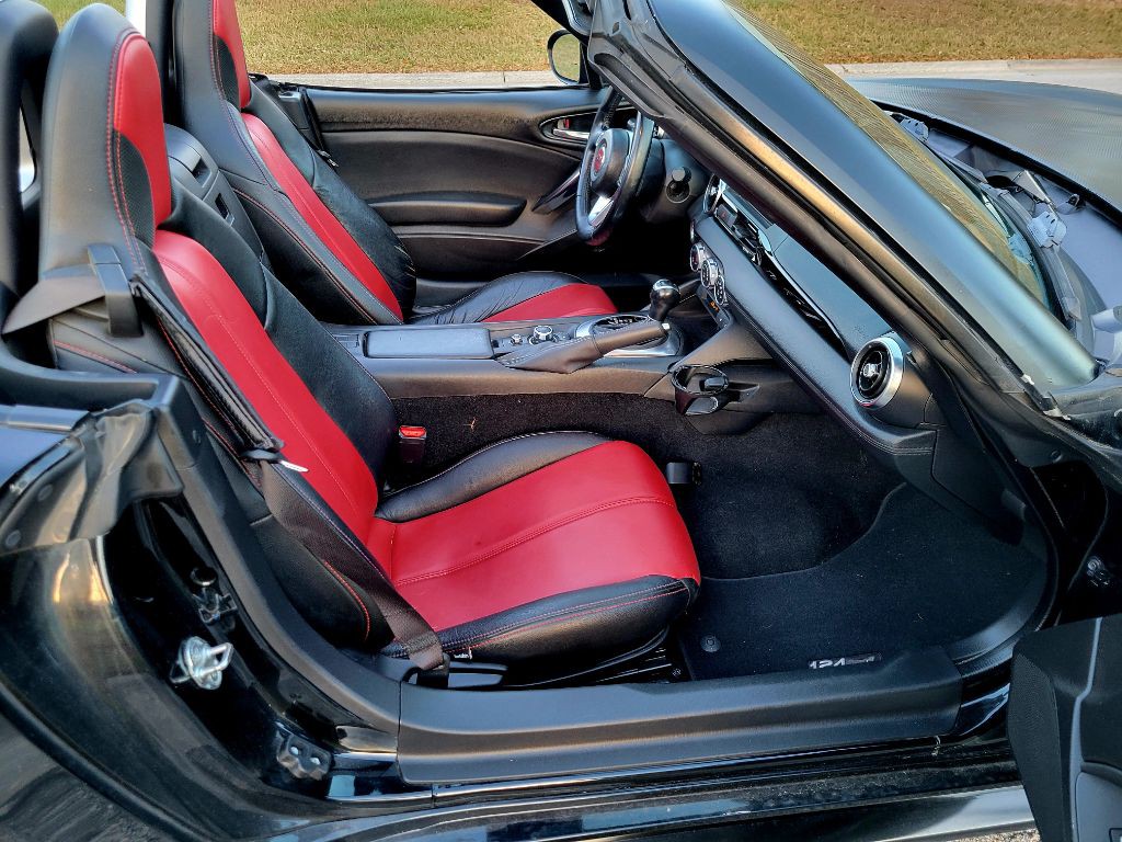 2017 FIAT 124 Spider Image 14