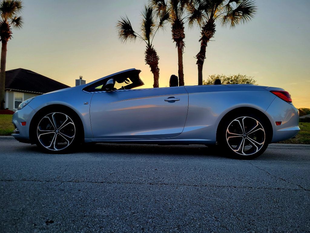 2017 Buick Cascada Image 2