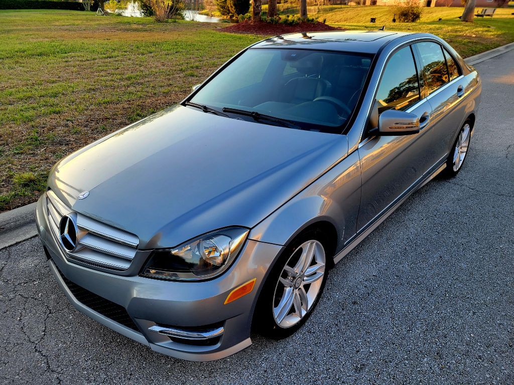 2013 Mercedes-Benz C-Class Image 1