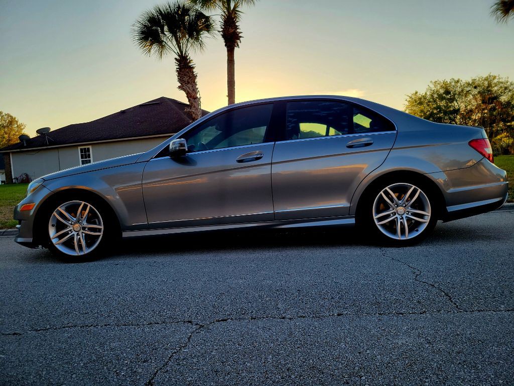 2013 Mercedes-Benz C-Class Image 2