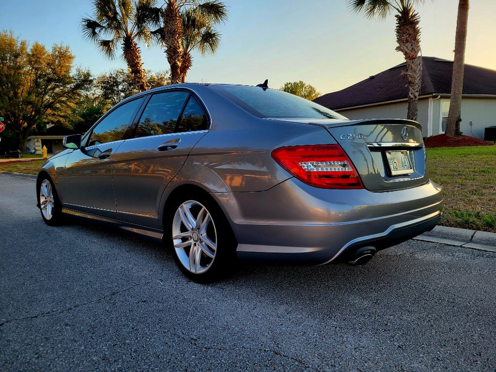 2013 Mercedes-Benz C-Class Image 4