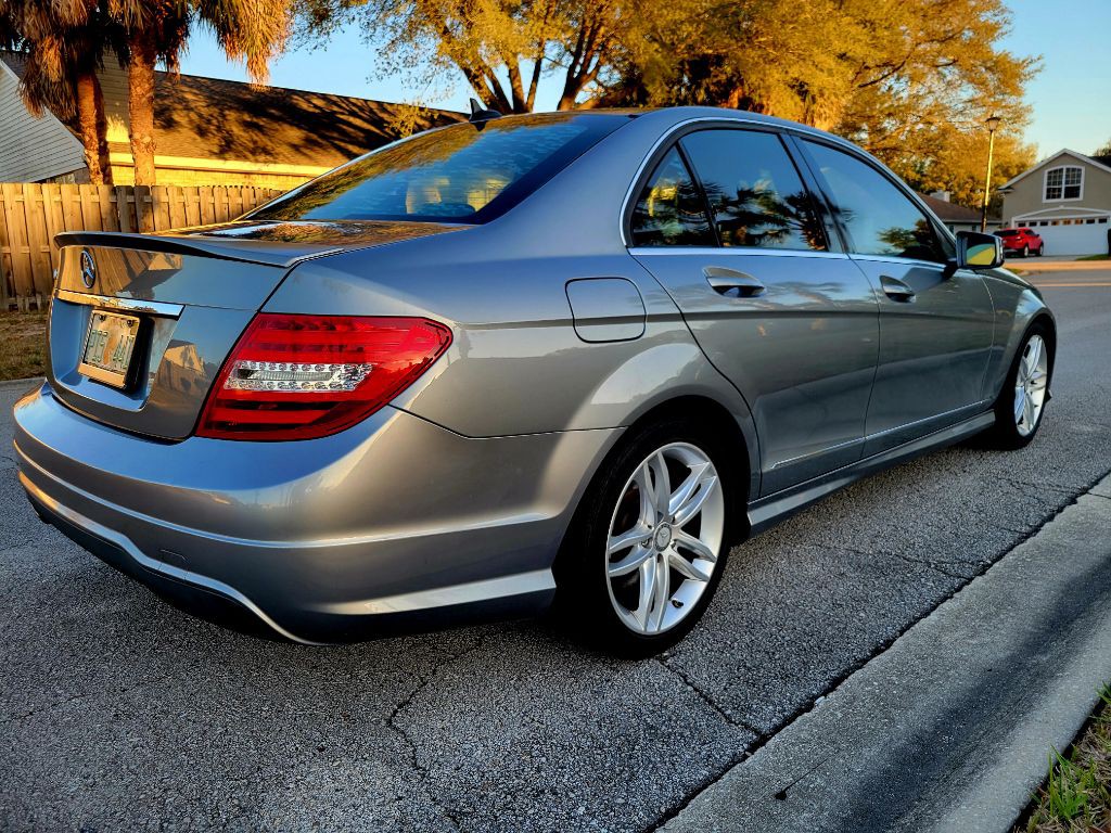 2013 Mercedes-Benz C-Class Image 7