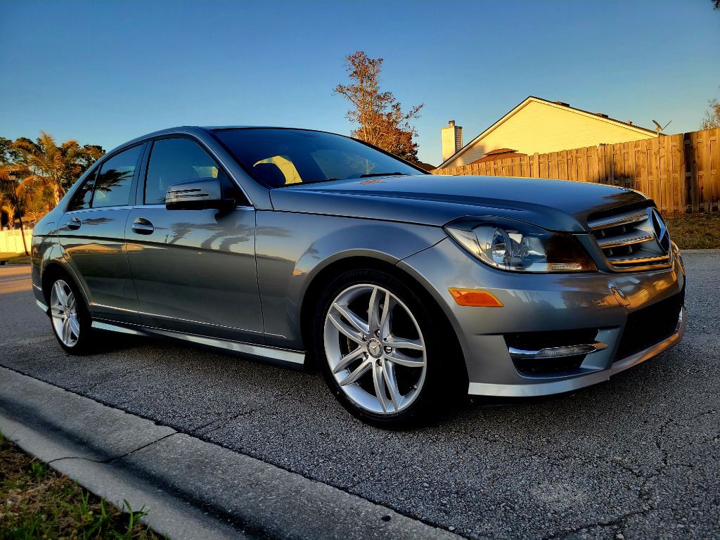 2013 Mercedes-Benz C-Class Image 8