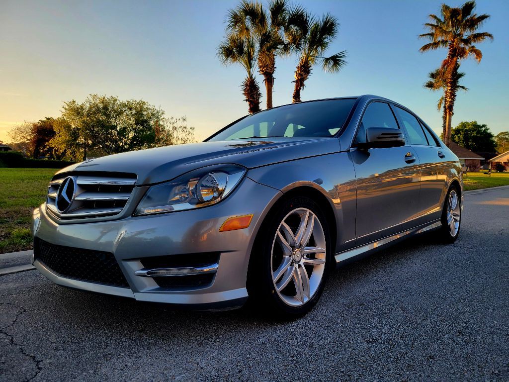 2013 Mercedes-Benz C-Class Image 9