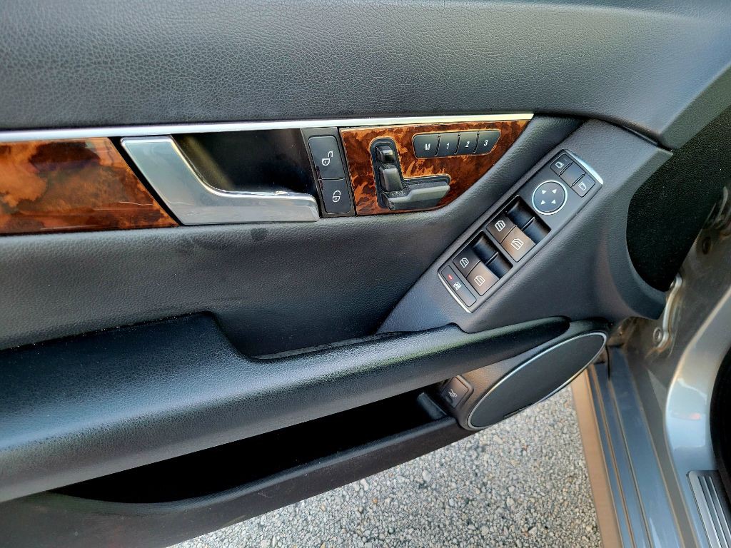 2013 Mercedes-Benz C-Class Image 16