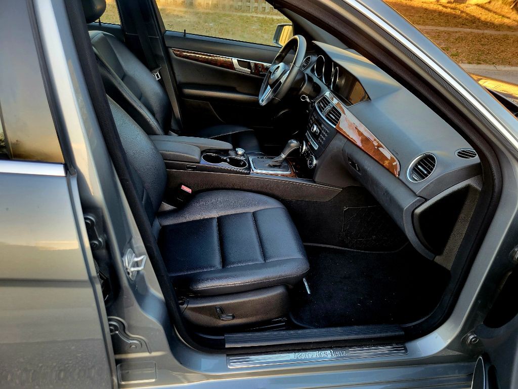 2013 Mercedes-Benz C-Class Image 17