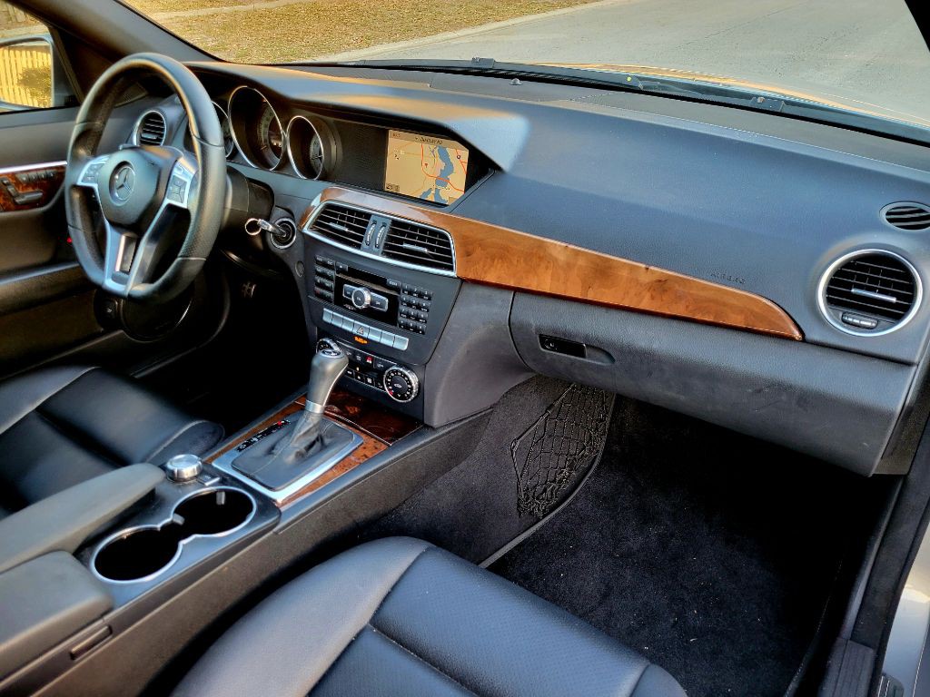 2013 Mercedes-Benz C-Class Image 24