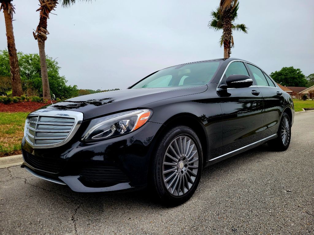 2015 Mercedes-Benz C-Class Image 2