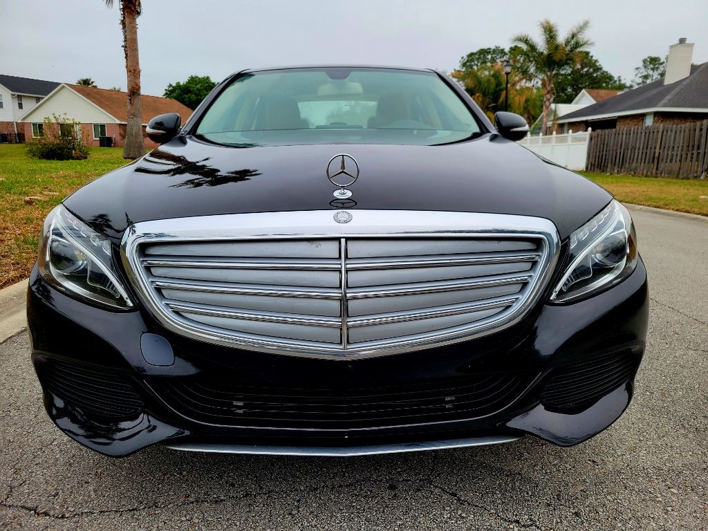 2015 Mercedes-Benz C-Class Image 3