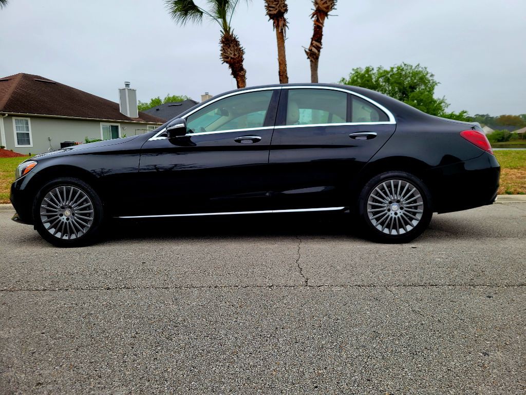 2015 Mercedes-Benz C-Class Image 4