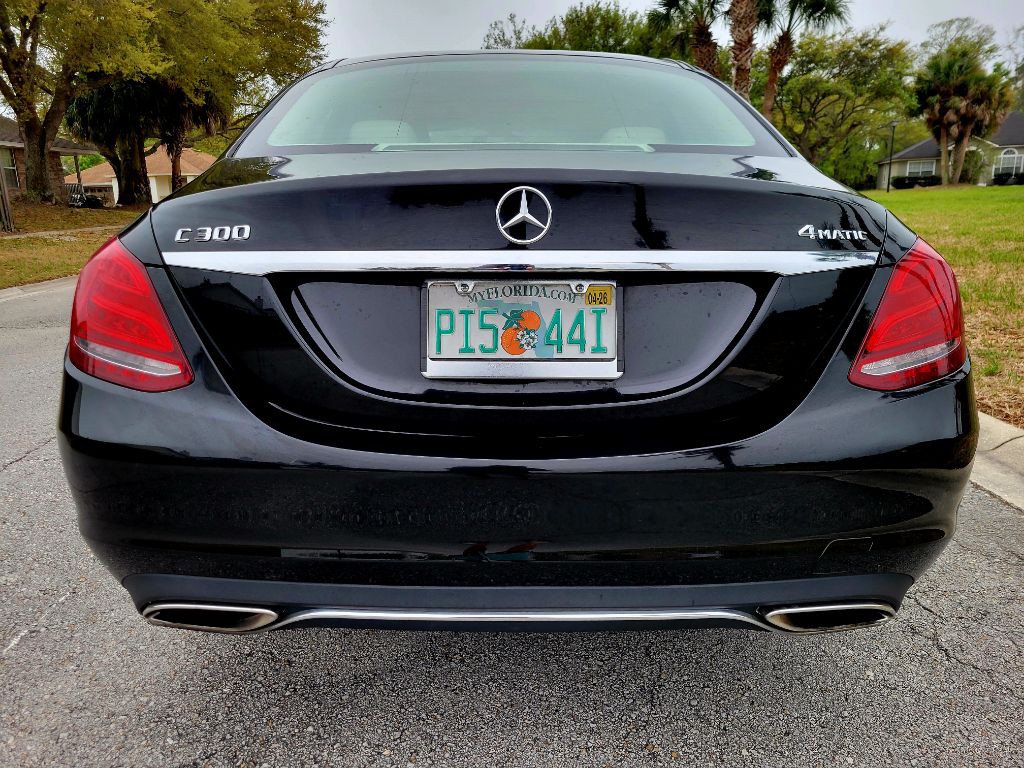 2015 Mercedes-Benz C-Class Image 6