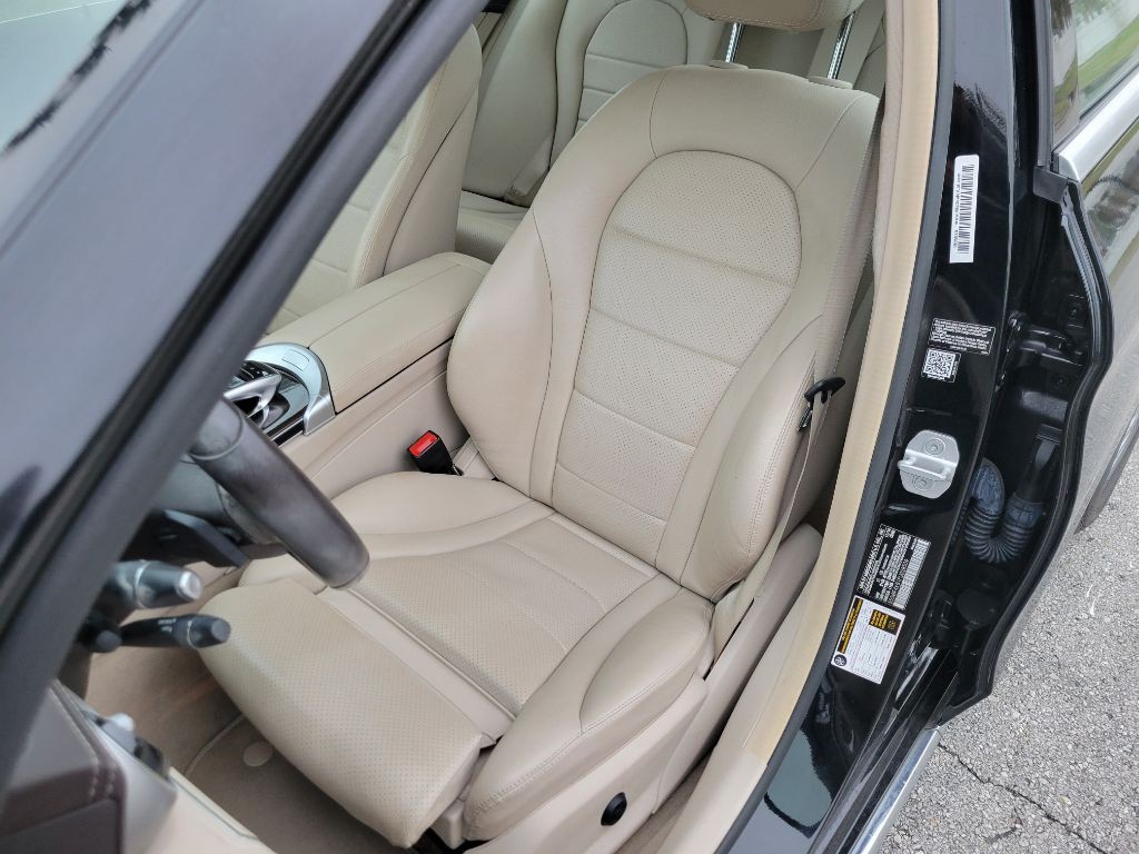 2015 Mercedes-Benz C-Class Image 15