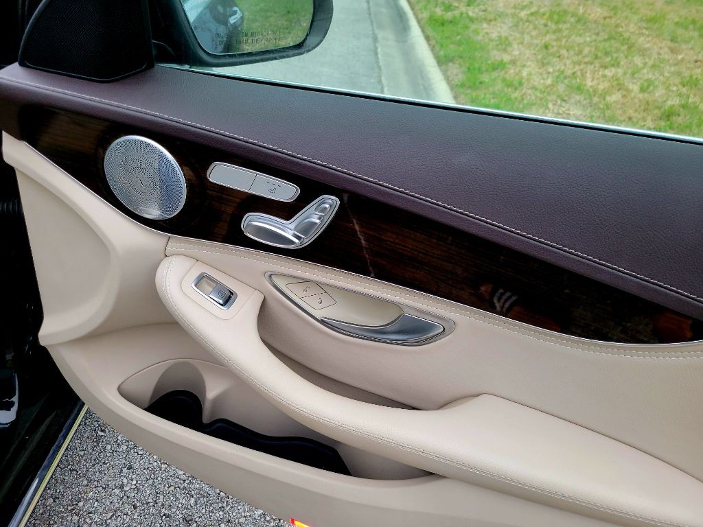 2015 Mercedes-Benz C-Class Image 24