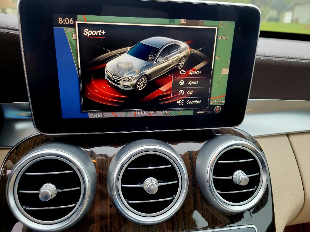 2015 Mercedes-Benz C-Class Image 28