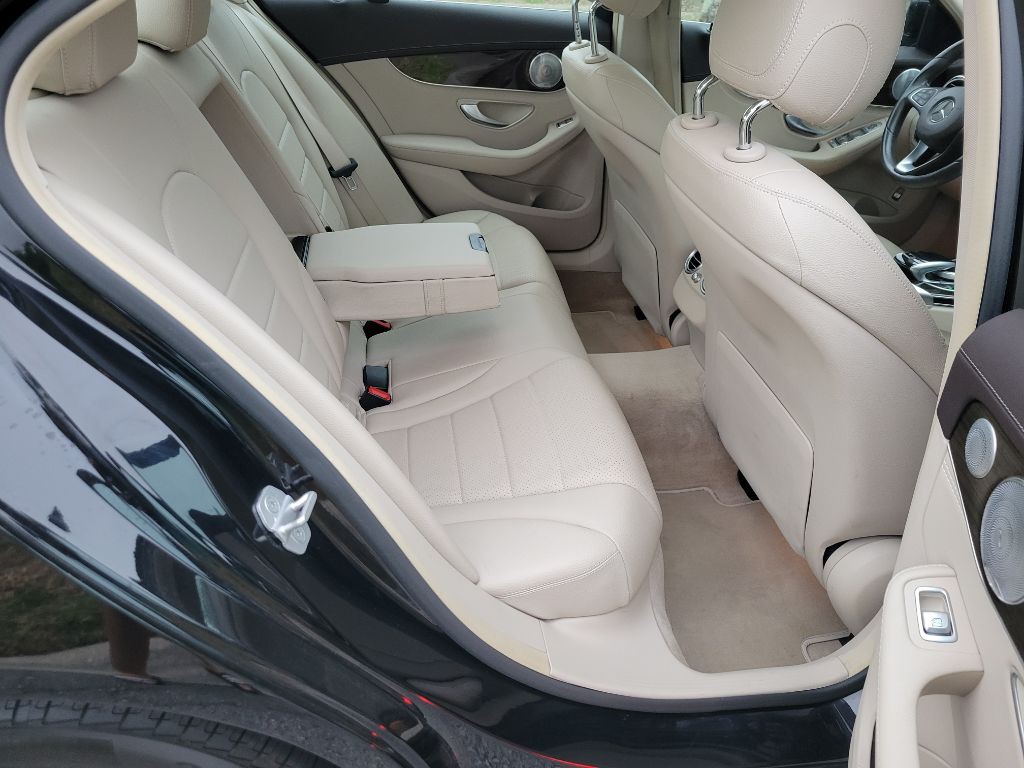 2015 Mercedes-Benz C-Class Image 20