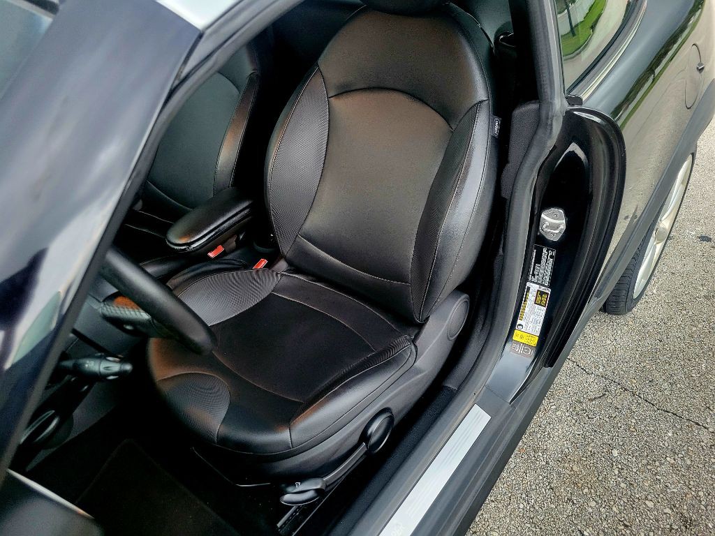 2014 MINI Cooper Image 11