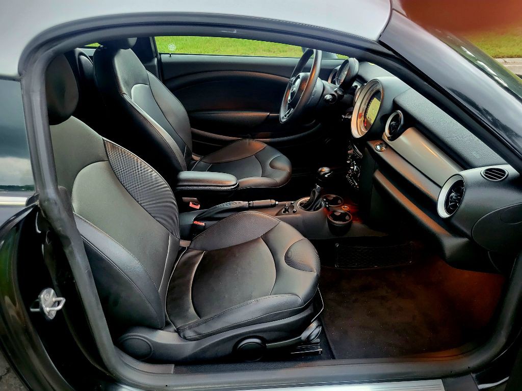 2014 MINI Cooper Image 12