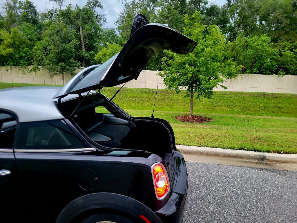 2014 MINI Cooper Image 14