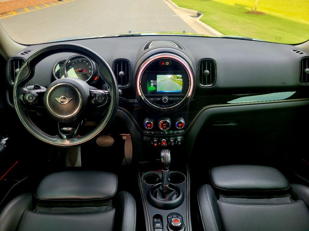 2019 MINI Cooper Image 12