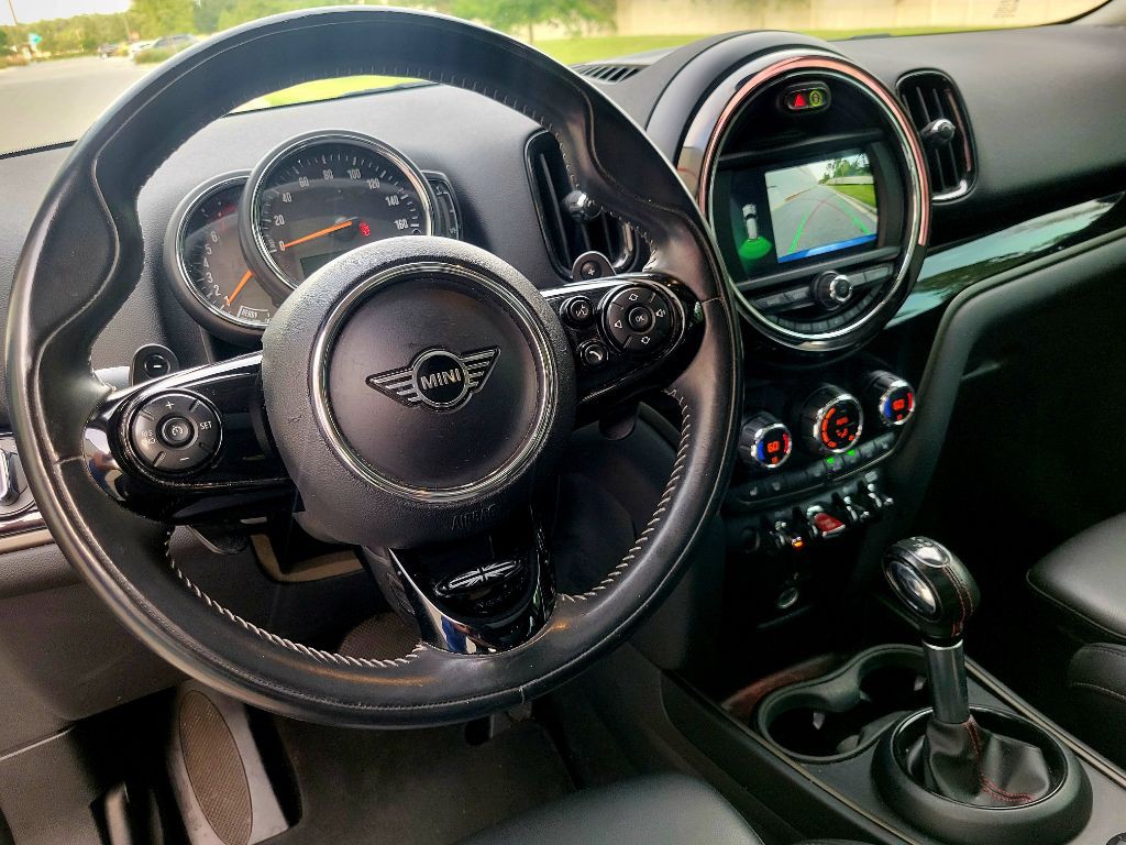2019 MINI Cooper Image 13