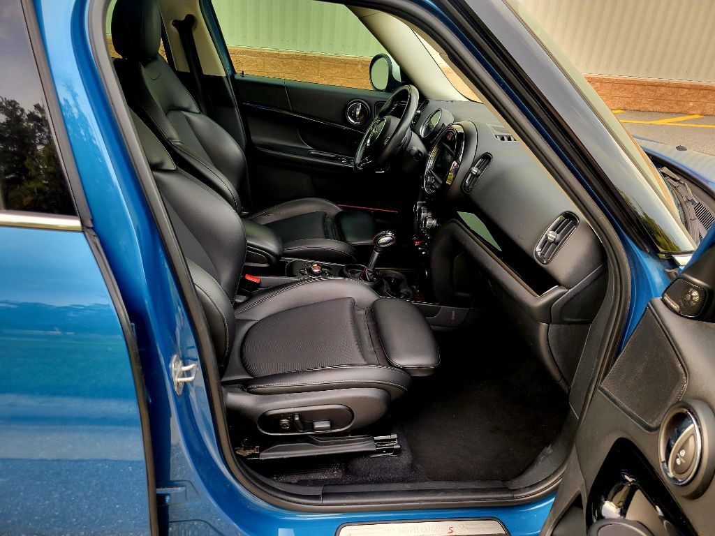 2019 MINI Cooper Image 16
