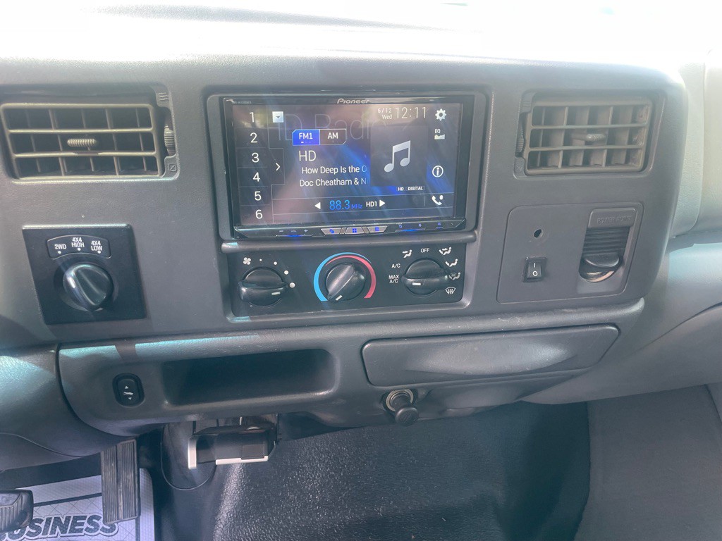 2002 Ford F-350 Image 11