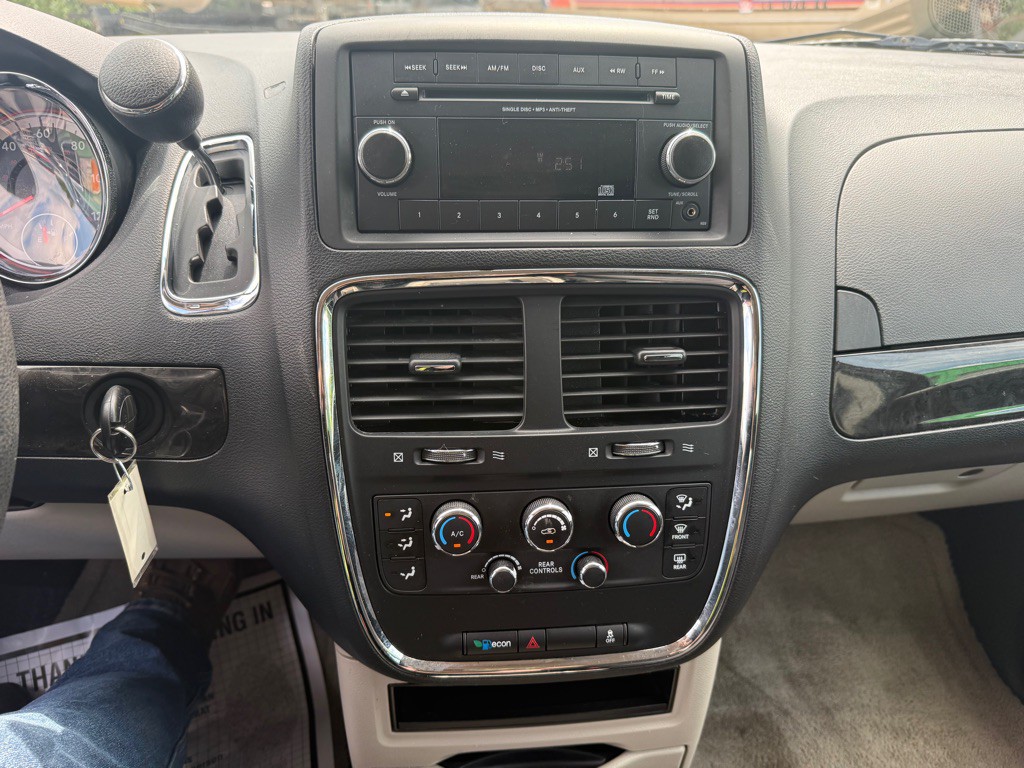 2015 Dodge Grand Caravan Image 12