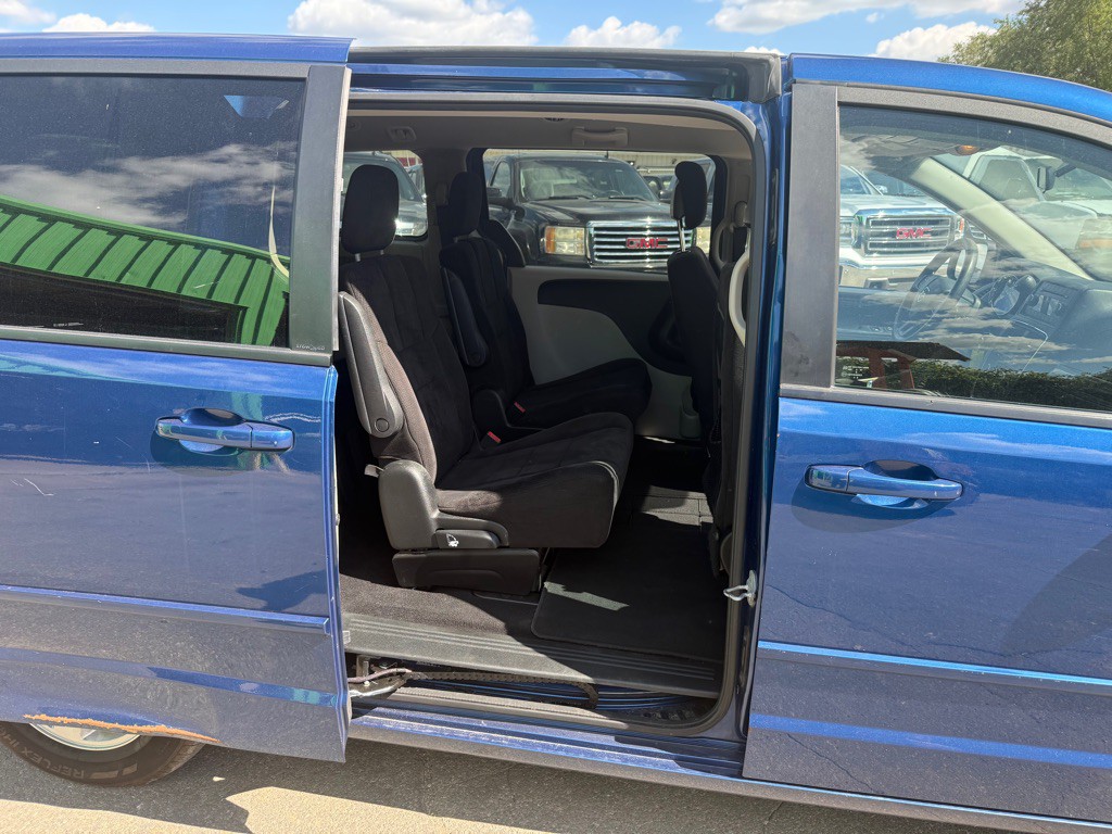 2011 Dodge Grand Caravan Image 7
