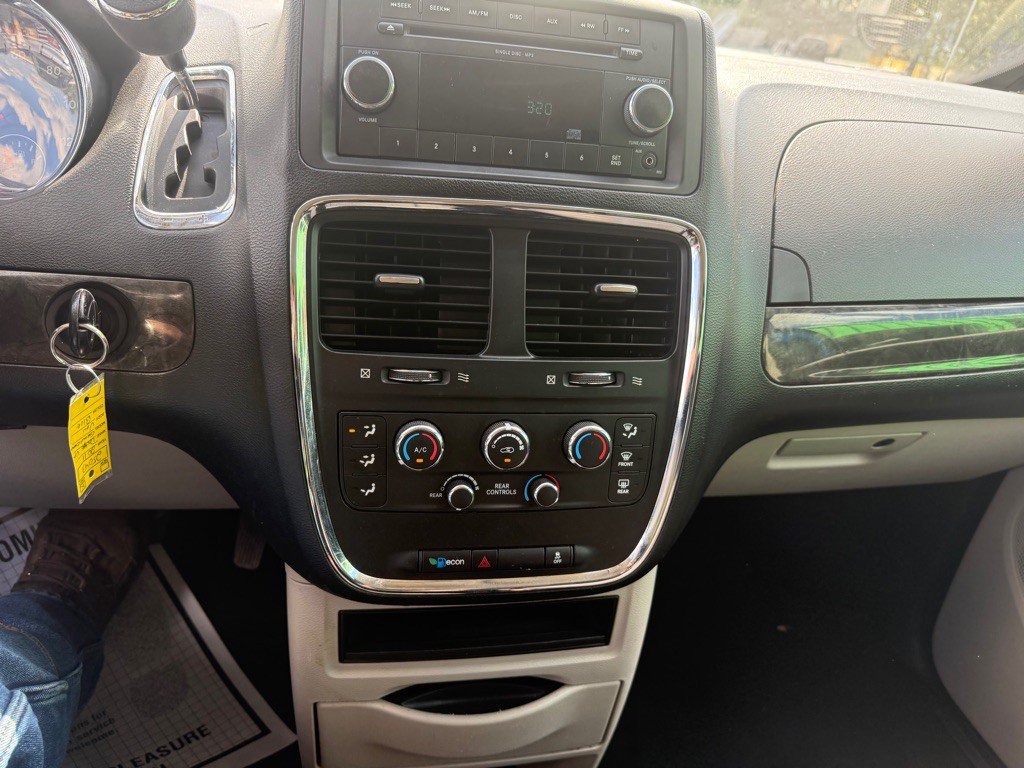 2011 Dodge Grand Caravan Image 12
