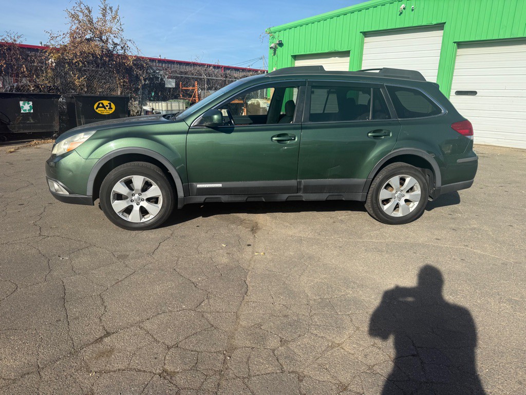2010 Subaru Outback Image 4