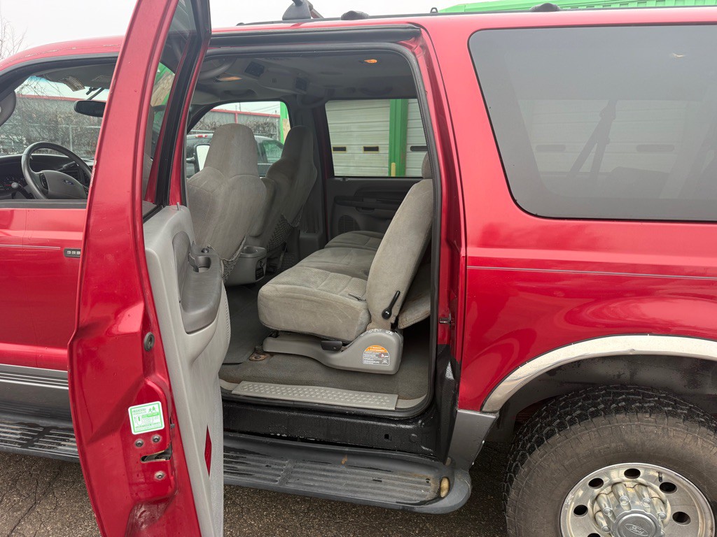 2003 Ford Excursion Image 8