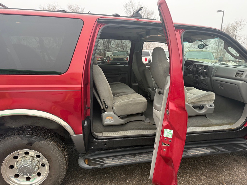 2003 Ford Excursion Image 9