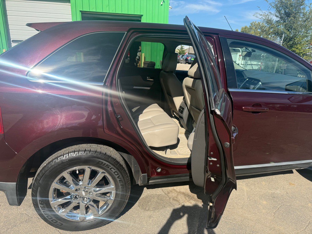 2011 Ford Edge Image 9