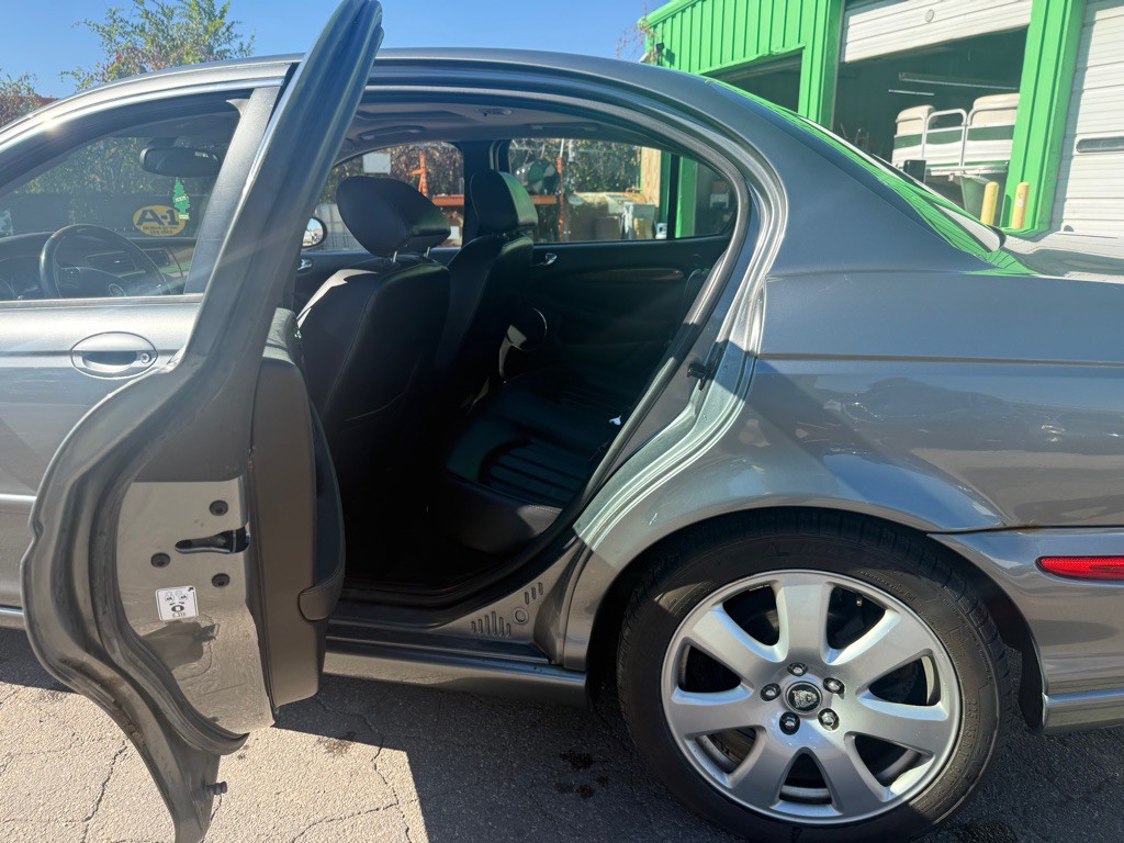 2006 Jaguar X-TYPE Image 6