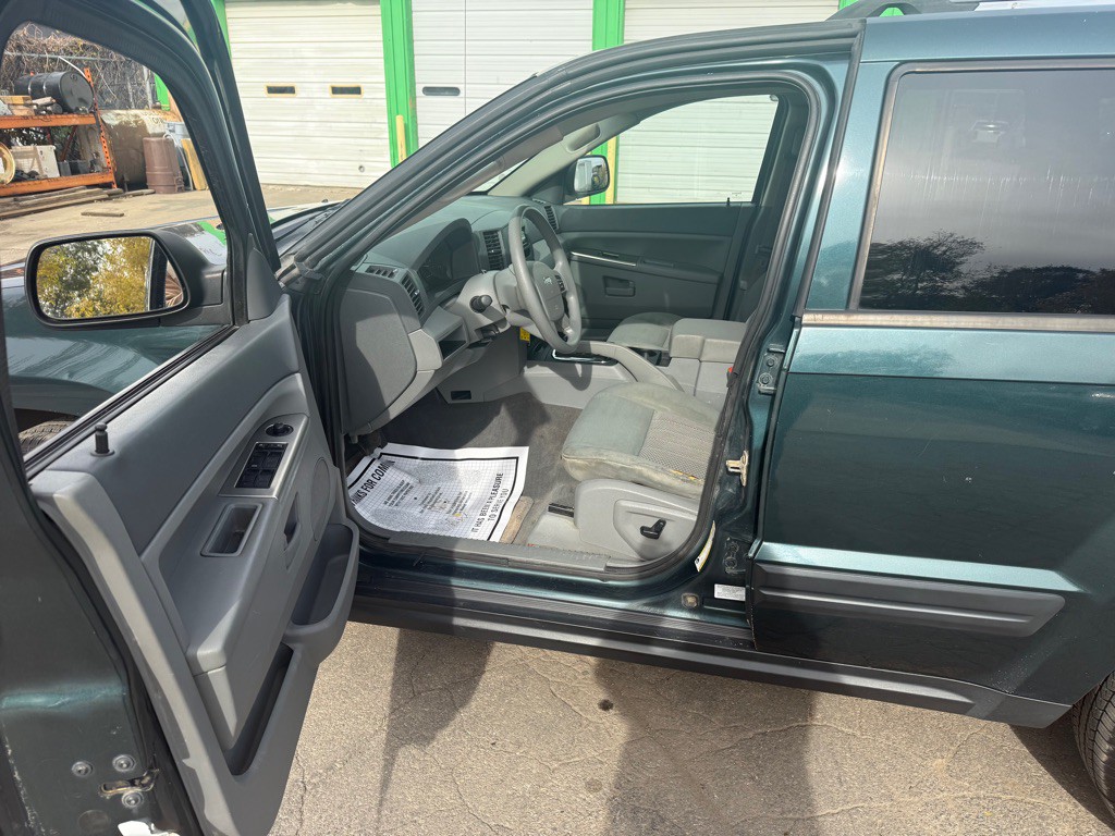 2005 Jeep Grand Cherokee Image 7