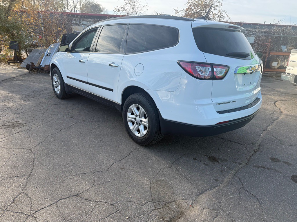 2017 Chevrolet Traverse Image 3
