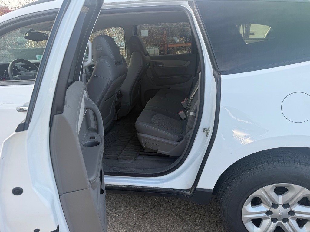 2017 Chevrolet Traverse Image 8