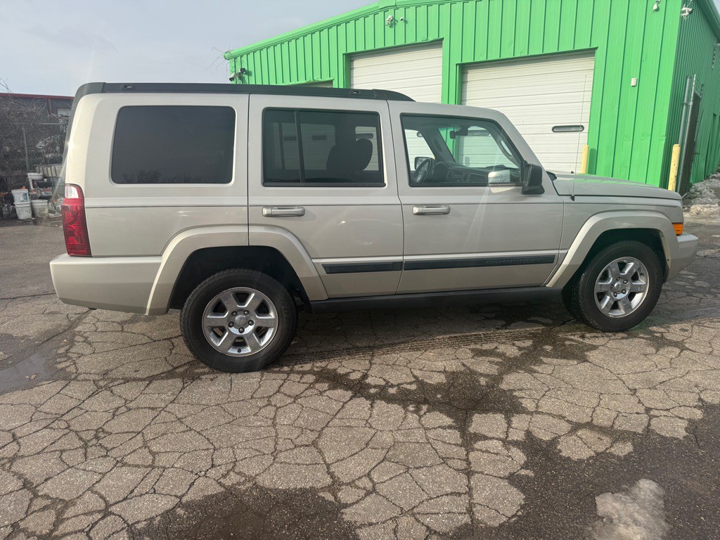 2007 Jeep Commander Image 4