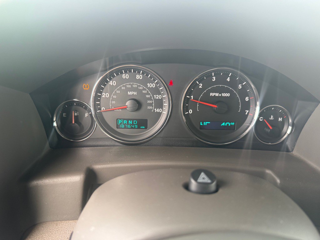 2007 Jeep Commander Image 14